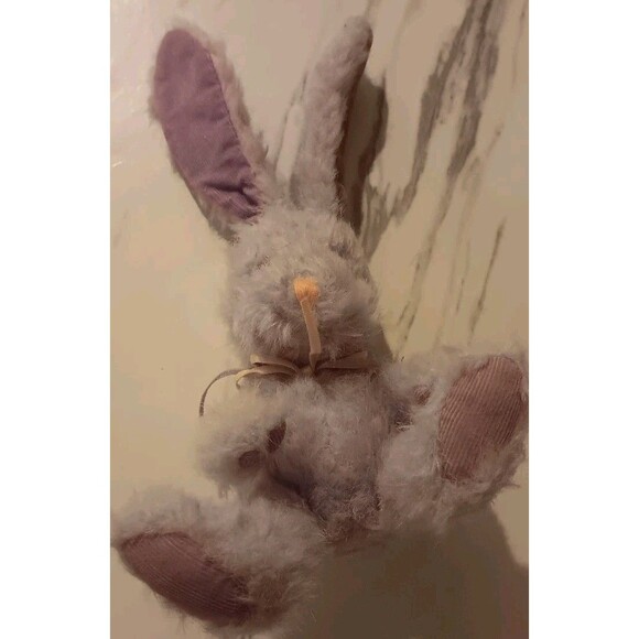 Vintage Easter Bunny Sitting Plush Lavender Purple Curduroy Feet Mini 5.5 Inches - Picture 6 of 6